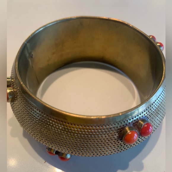Vintage brass bracelet decorative pixel pattern w reddish orange tone stones. - Picture 3 of 6